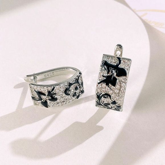 🖤 Gorgeous Sterling Silver  Black &White Micro Pave Floral Earrings - Picture 6 of 13